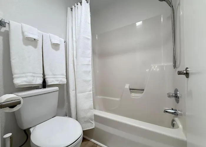 Sports Village, 1 Bedroom 1 Ba, Studio, Kitchenette *
